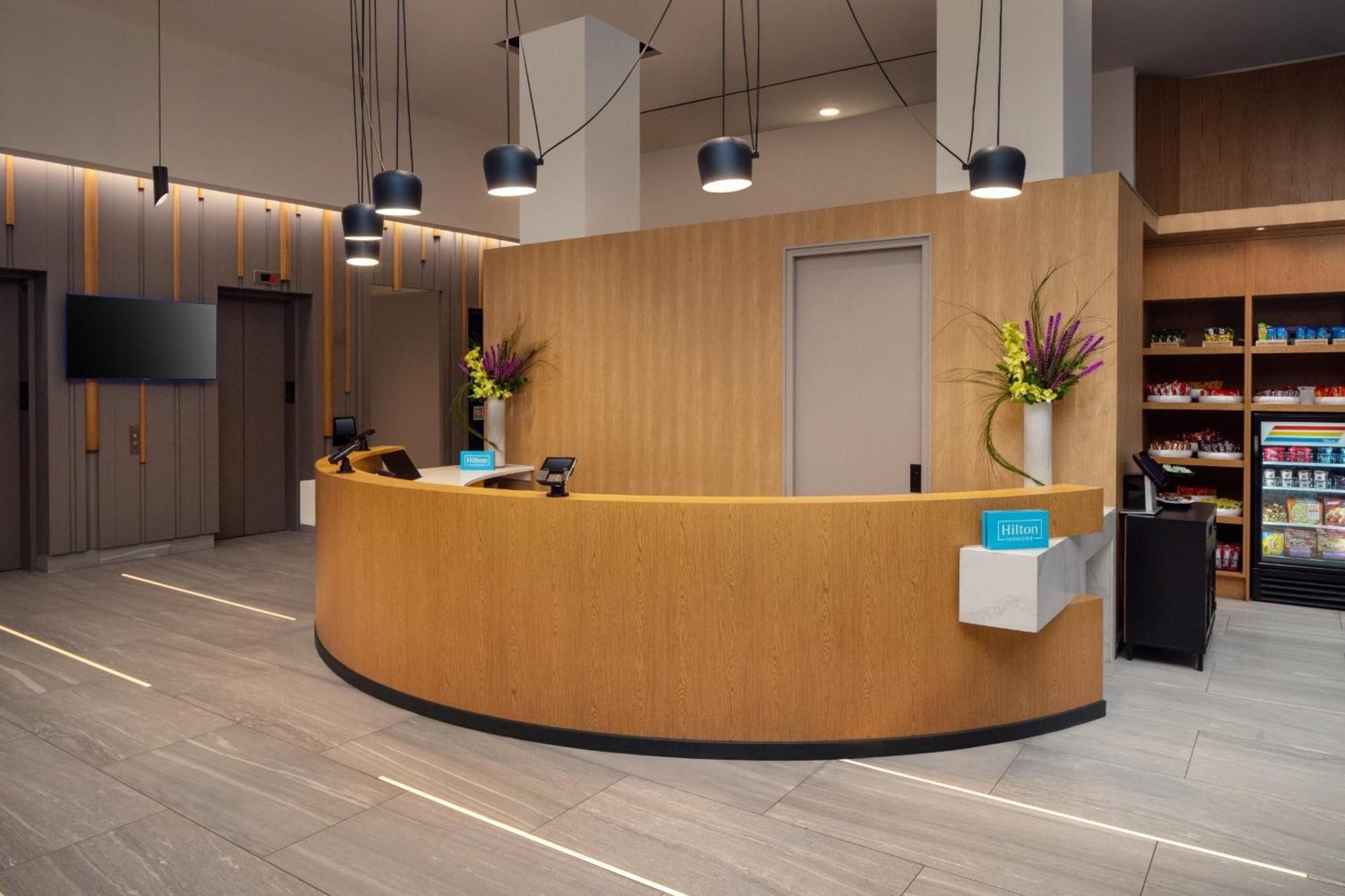 Home2 Suites By Hilton New York Times Square Экстерьер фото